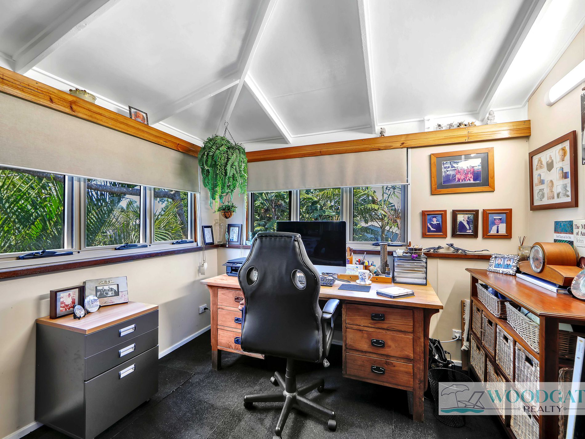 104 Esplanade, Woodgate
