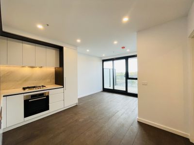 unit 815b / 826 Whitehorse Road, Box Hill