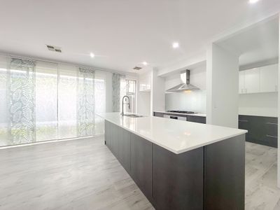 8 Rockvale Crescent, Harrisdale