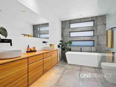 4 Brotheridge Avenue, Calderwood