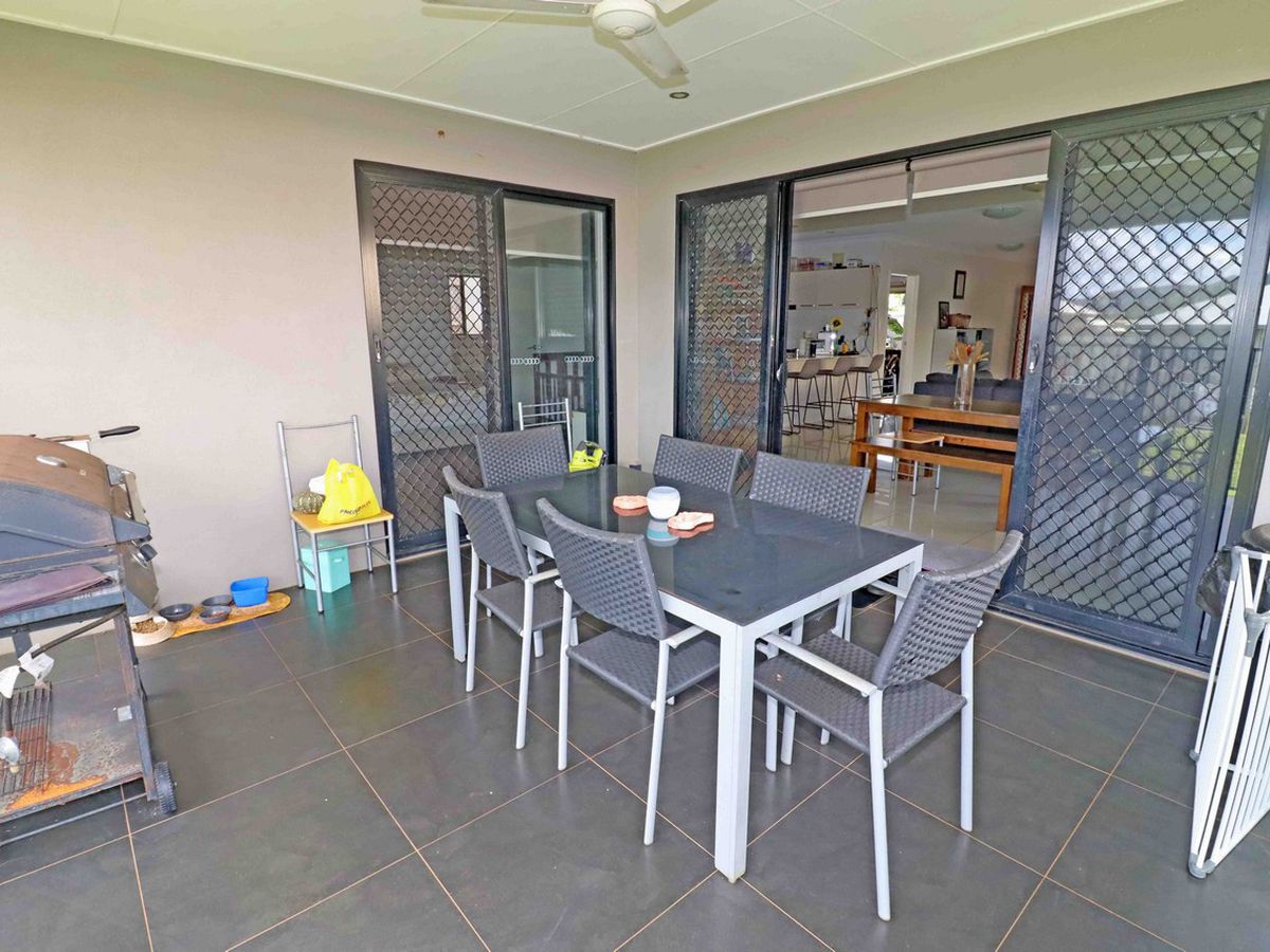7 Robertson Close, Atherton