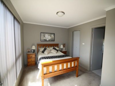 2 / 60A Dodgin Street, Wynyard