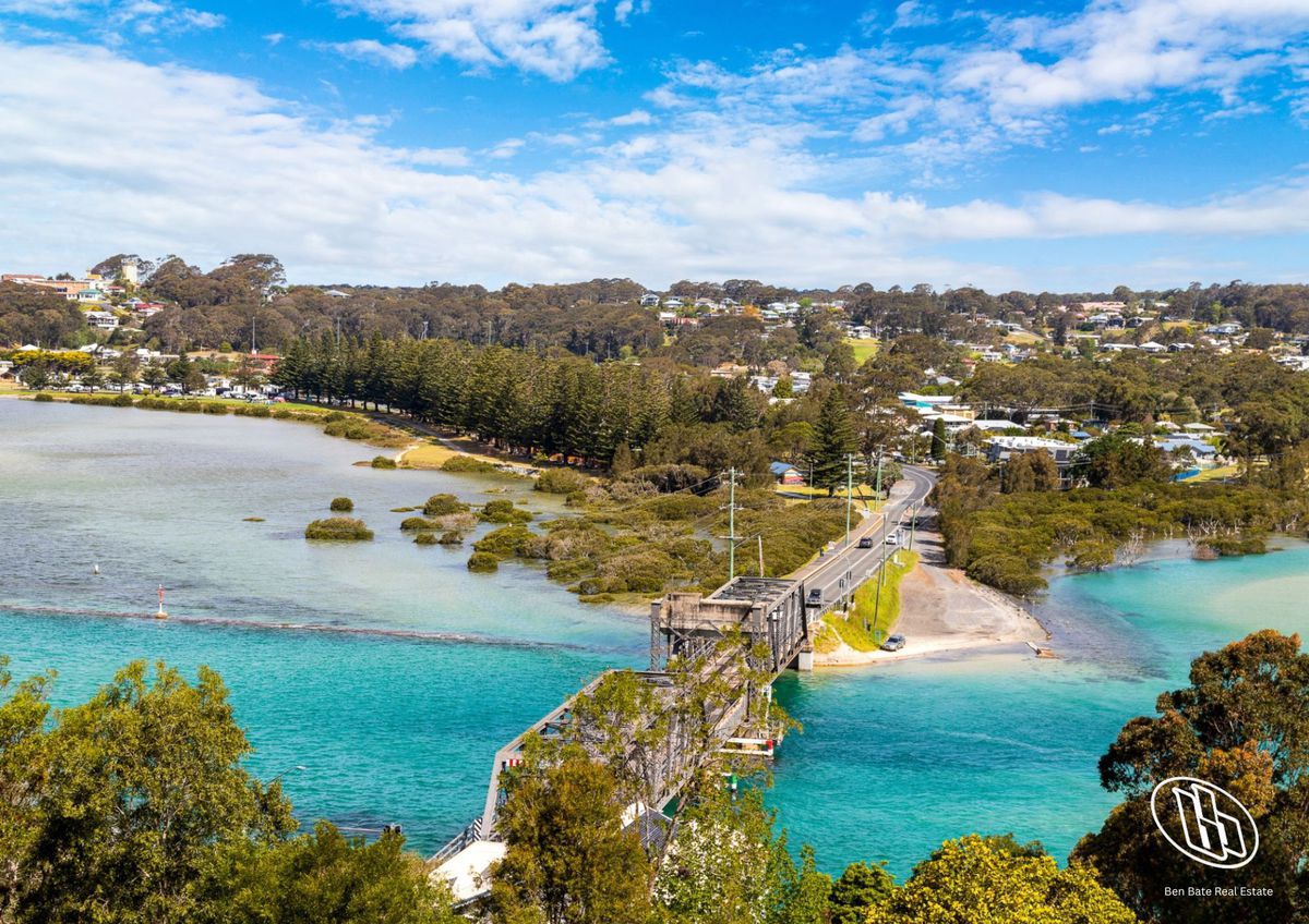 11 Hillcrest Avenue, North Narooma