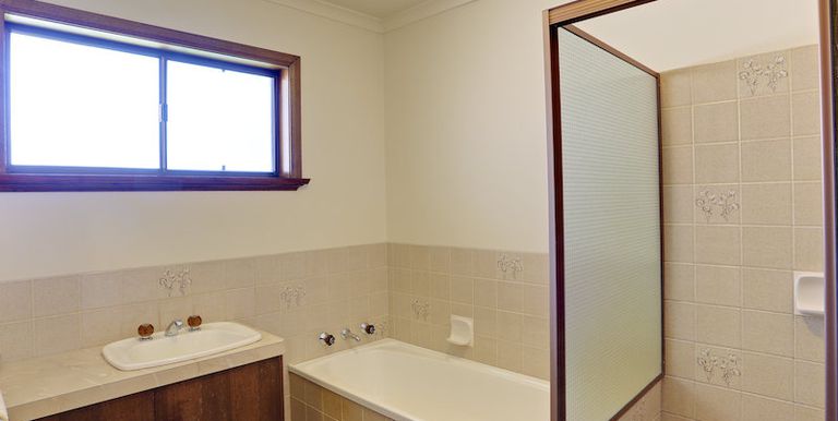 2 / 68 Kirkland, Euroa