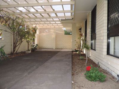8 Nelligan Avenue, Girrawheen