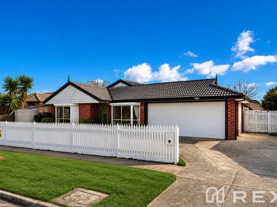 60 Hamilton Drive, Cranbourne North