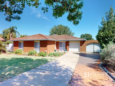 2 Maple Court, Dubbo
