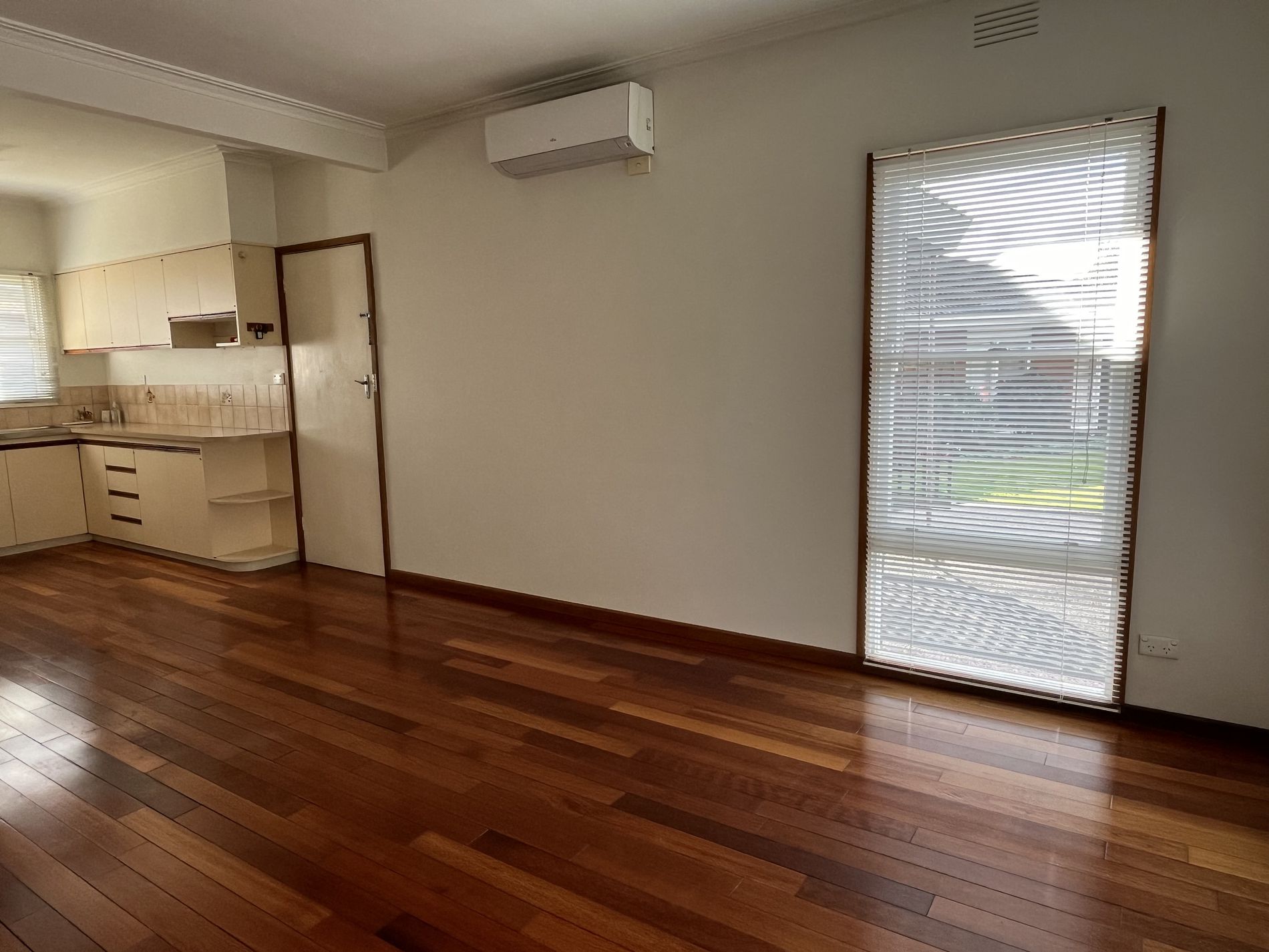 4 / 92 Aphrasia Street, Newtown