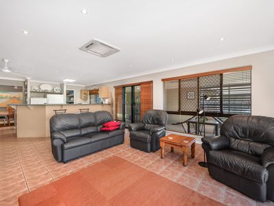 8 Saratoga Close, Kirwan