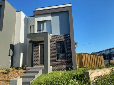 240 Sixth Avenue, Austral
