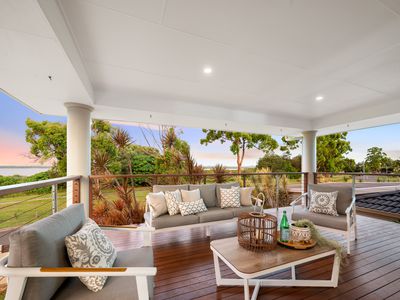 10 Talburpin Esplanade, Redland Bay