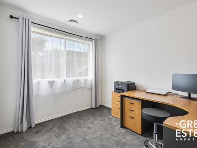 42 Von Nida Drive, Cranbourne North