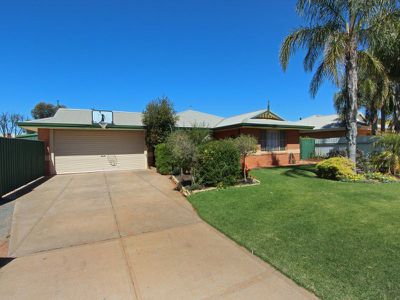 2 Davyhurst Drive, Kalgoorlie