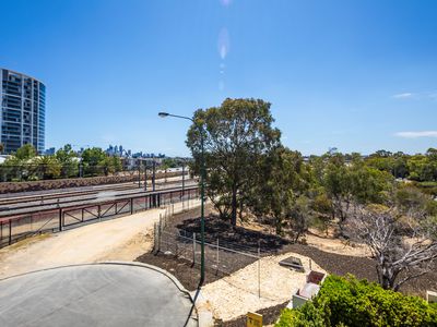 10 / 28 Goodwood Parade, Burswood