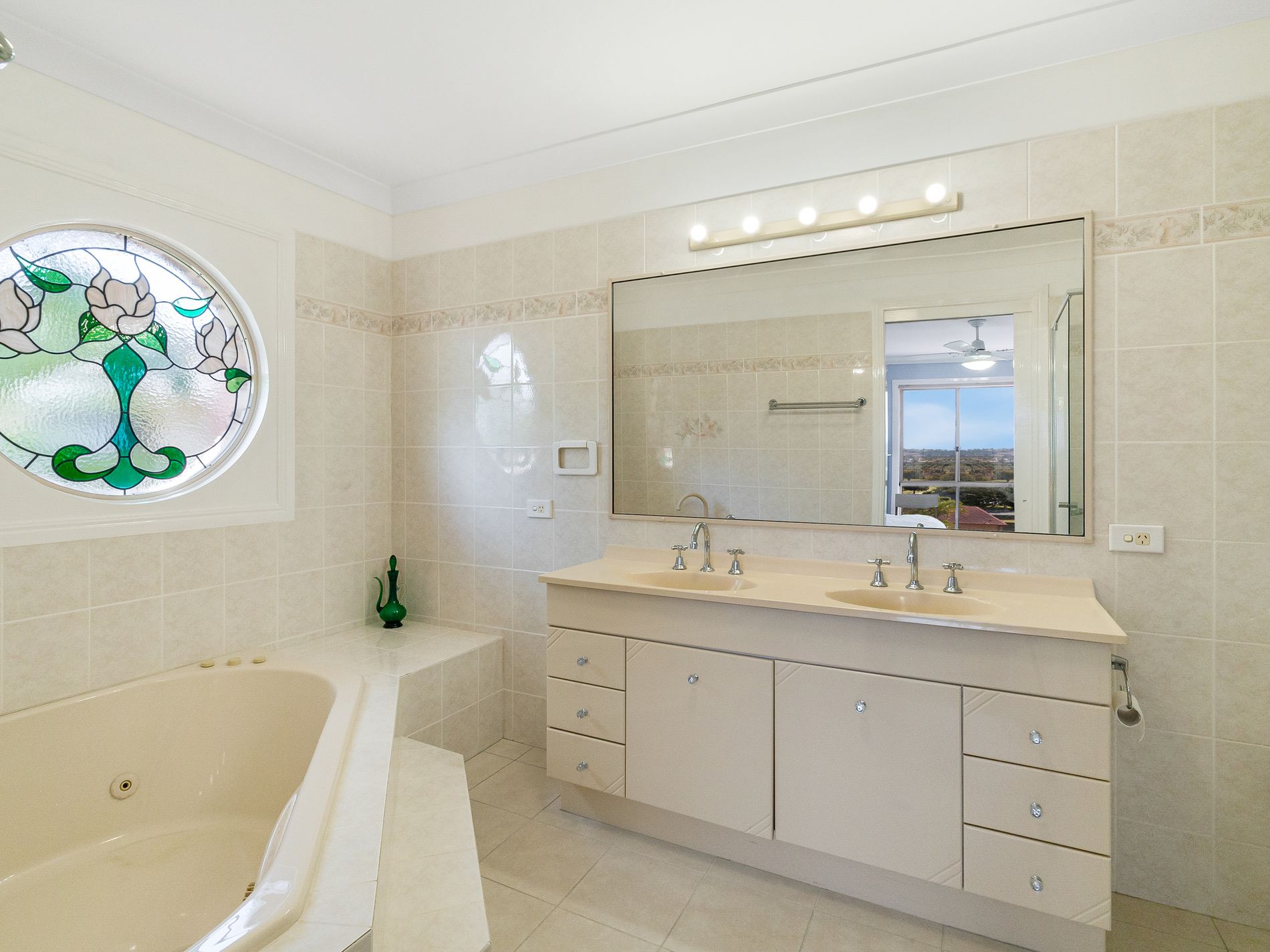 24 Cominan Avenue, Banora Point