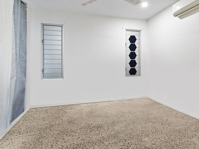 17 MAHOGANY STREET, Manoora