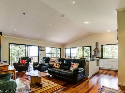 30 Manley Dr, Montville