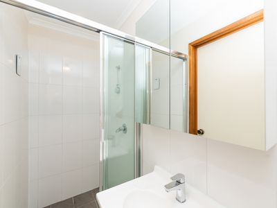 2 / 18 Southbar Road, Karabar