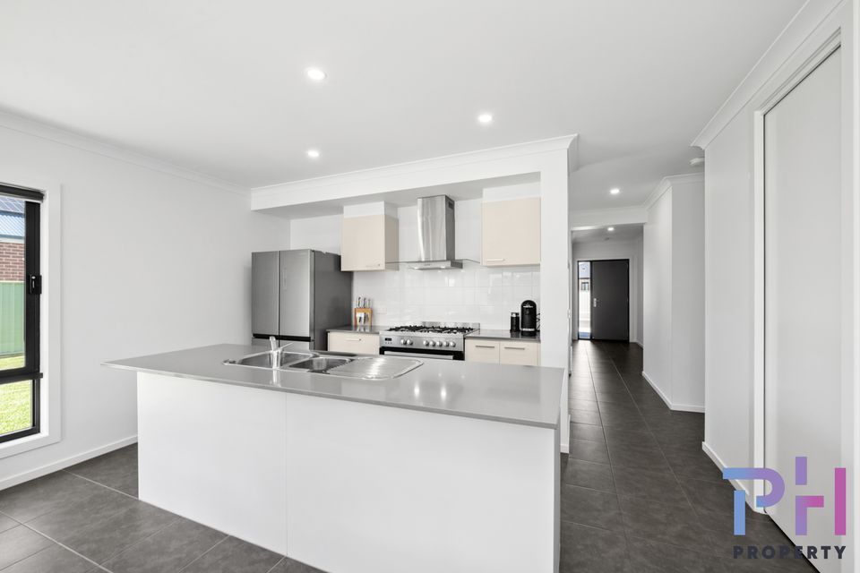 6 Willowbank Court, Epsom