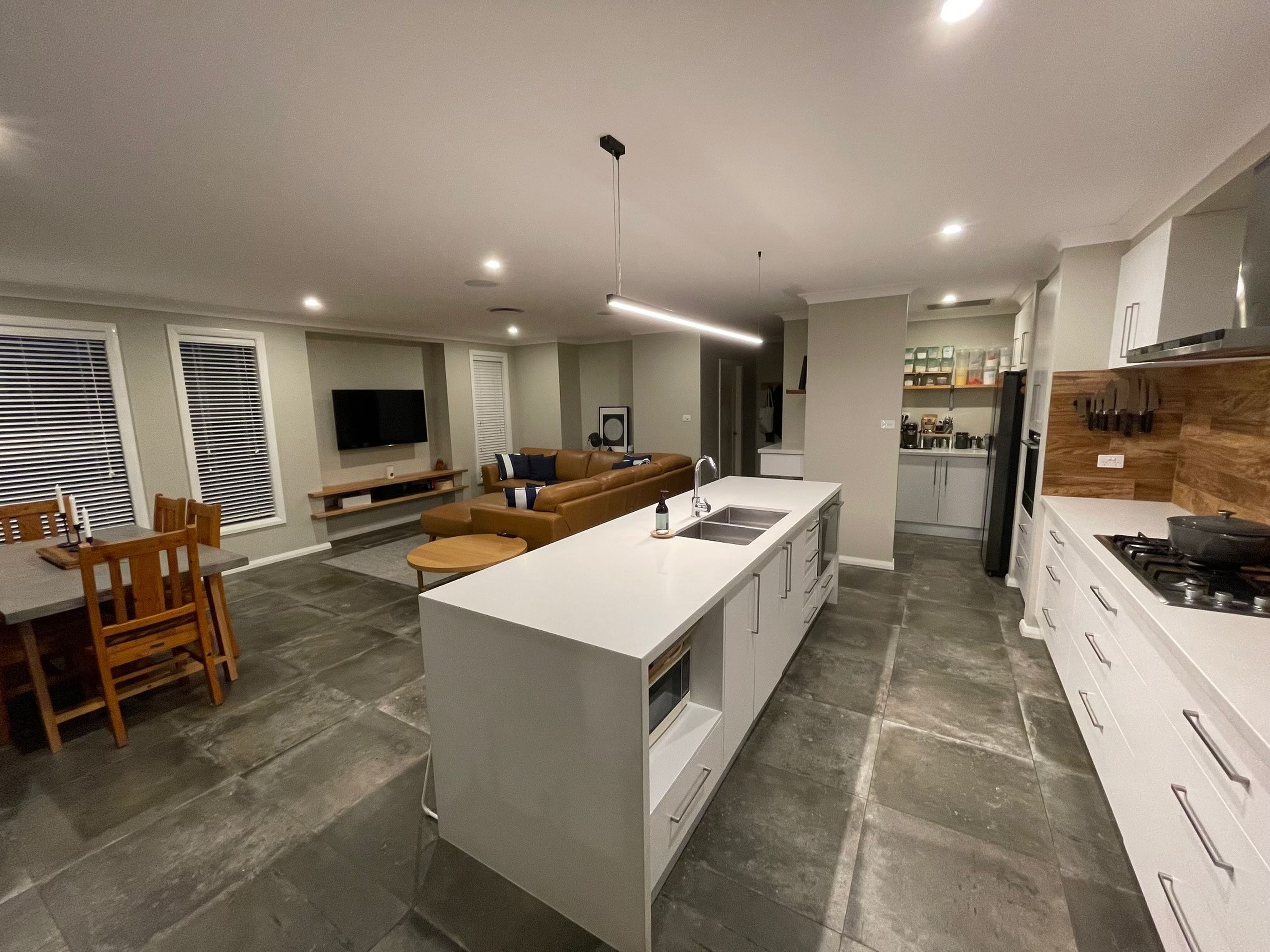9 James Riley Drive, GLENMORE PARK