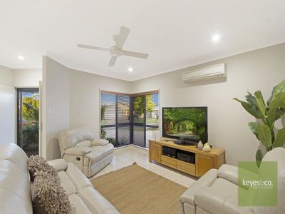 2 Heliconia Court, Mount Louisa