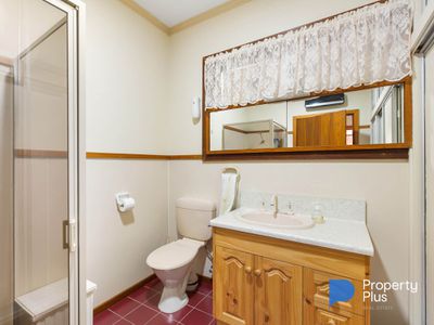 50 Armstrong Street, Charlton