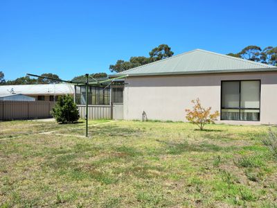 6 Peace Street, Kangaroo Flat