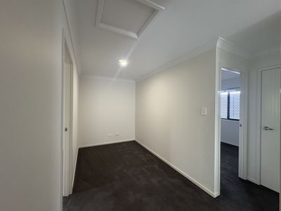 2 / 1 Goal Crescent, Griffin
