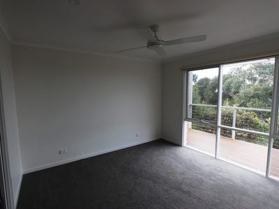 2 / 38 Wandana Drive, Wandana Heights