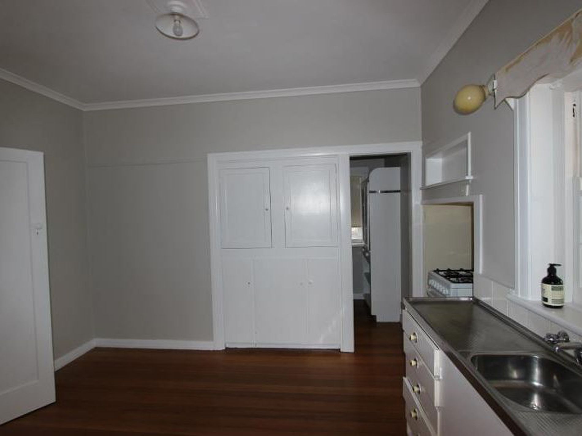 18 Douglass Street, Manifold Heights