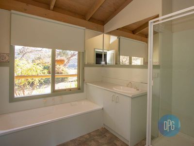 99 Star of the Glen Road, Bonnie Doon