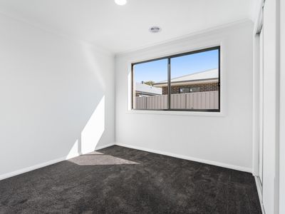 23 BOTH STREET, Leneva