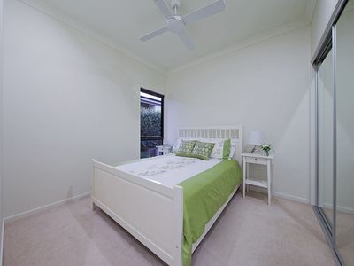 6 Barrington Crescent, Wakerley