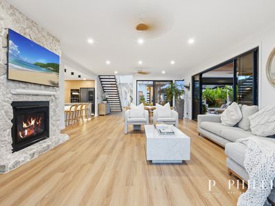 2566 Cressbrook Drive, Hope Island