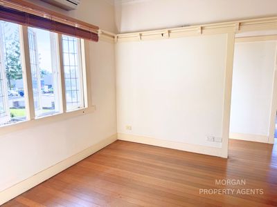 997 Logan Road, Holland Park West