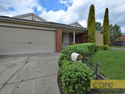 4 MIDDLEHAM CLOSE, Cranbourne West