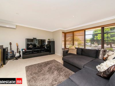 10 St Oswald Rise, Churchlands