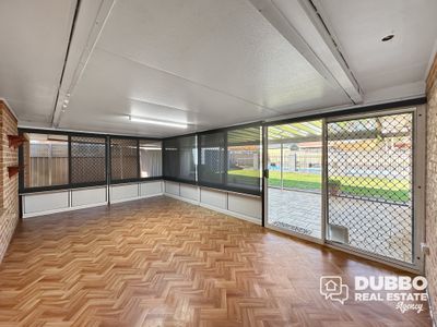 8 Edinburgh Avenue, Dubbo