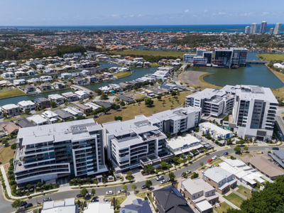 405 / 11 Compass Drive, Biggera Waters