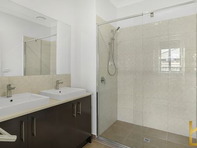 38 Bonhams Circuit, Manor Lakes