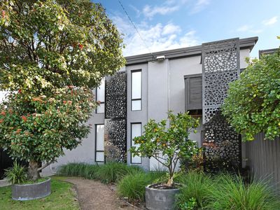 5 / 7 Burns Avenue, Clayton South