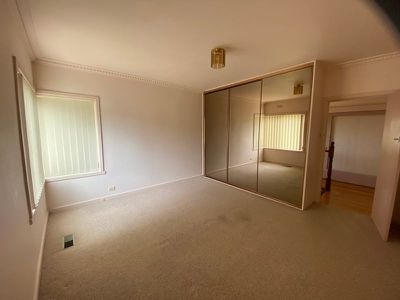 11 Kirriemuir Street, Hamlyn Heights