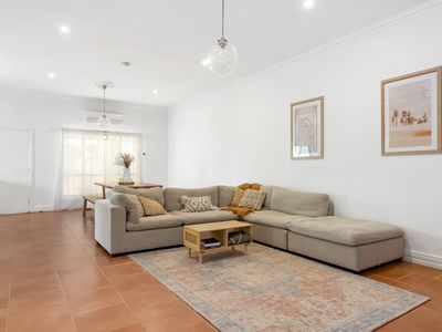 26 Collins Street, Piccadilly