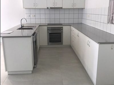 2 / 11 Chong Wee Avenue, Woolner