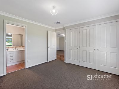 7 Cypress Point Drive, Dubbo