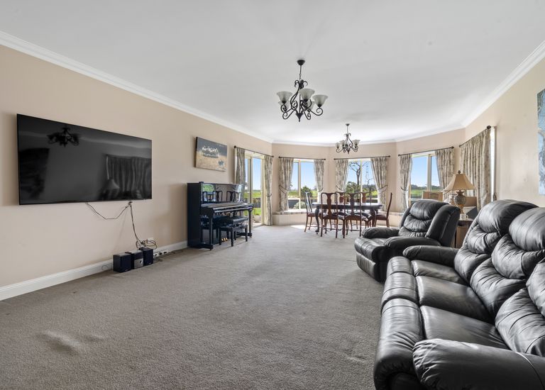 231 Golf Course Road, Heywood