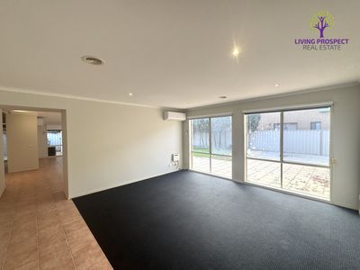12 Sorrento Avenue, Point Cook