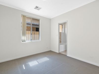 5 / 9 Barfield Road, Hammond Park