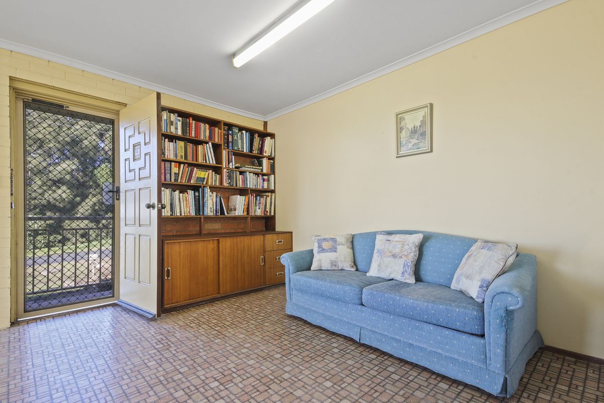 47 McMillan Crescent, Dalmeny