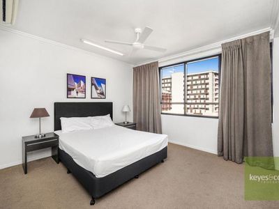 18 / 5 Kingsway Place, Townsville City